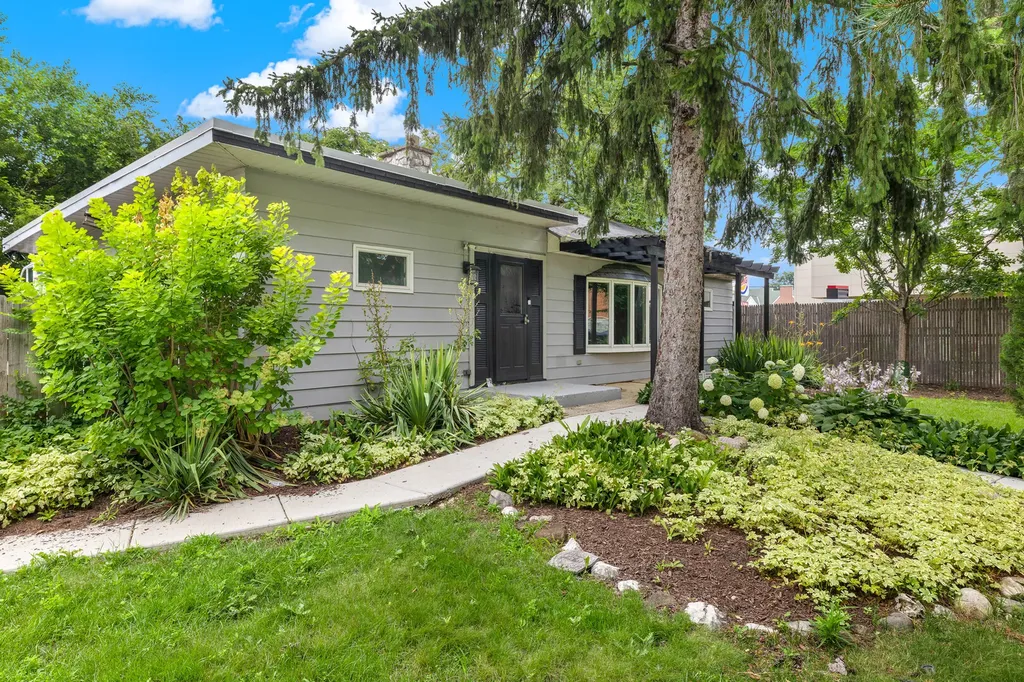 268 North Bonnie Brae Avenue Elmhurst IL 60126