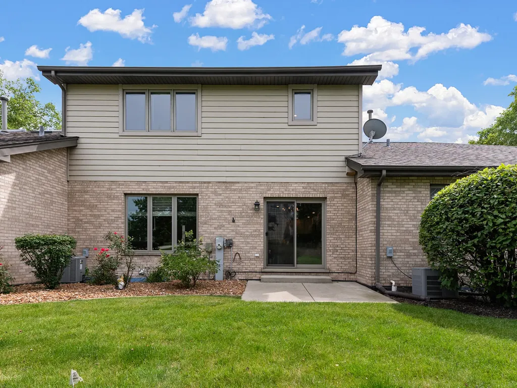 9430 Debbie Lane Orland Park IL 60467