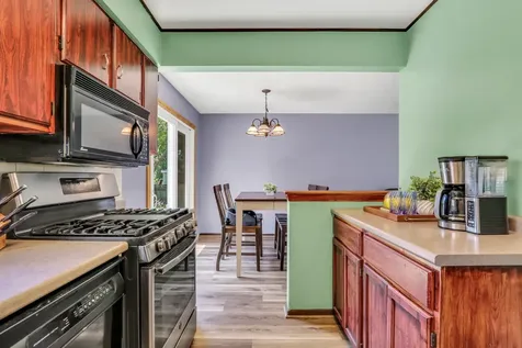 2420 South East Thornwood Drive Lindenhurst IL 60046