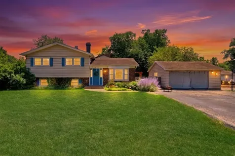 2420 South East Thornwood Drive Lindenhurst IL 60046
