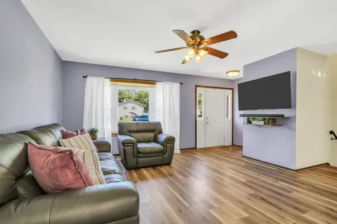 2420 South East Thornwood Drive Lindenhurst IL 60046