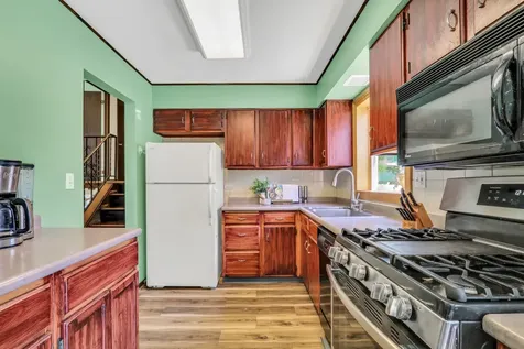 2420 South East Thornwood Drive Lindenhurst IL 60046