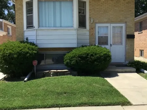 912 Cernan Drive Bellwood IL 60104