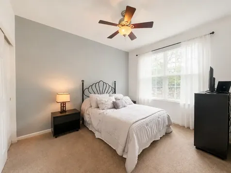 432 Bluegrass Parkway Oswego IL 60543