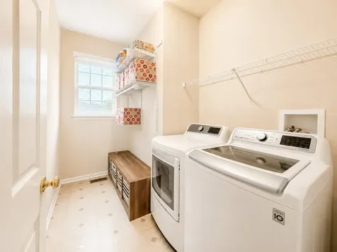 432 Bluegrass Parkway Oswego IL 60543