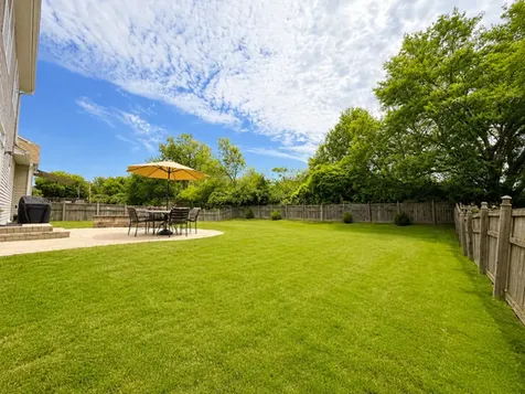432 Bluegrass Parkway Oswego IL 60543