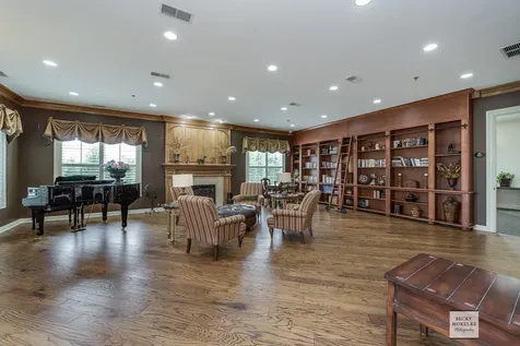 432 Bluegrass Parkway Oswego IL 60543
