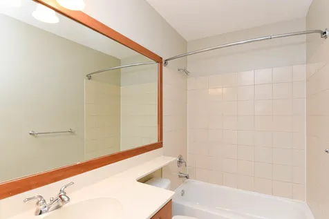 1000 North Crosby Street Chicago IL 60610