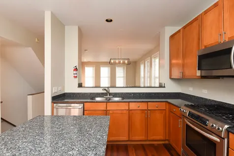 1000 North Crosby Street Chicago IL 60610