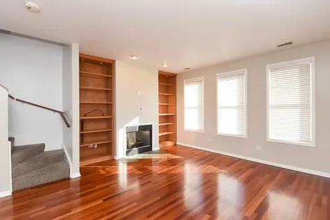 1000 North Crosby Street Chicago IL 60610