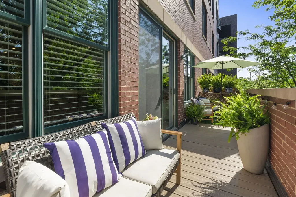1350 West Belmont Avenue Chicago IL 60657