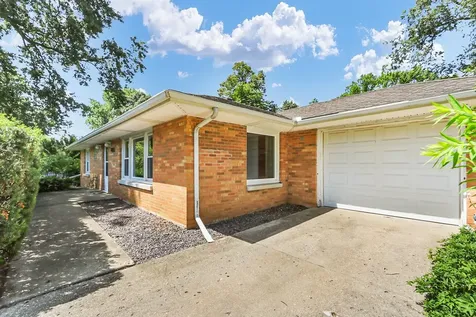 2103 Burlison Drive Urbana IL 61801