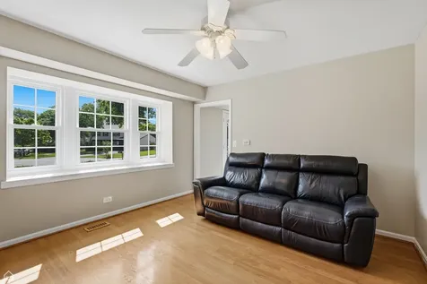 32 Timber Hill Road Buffalo Grove IL 60089