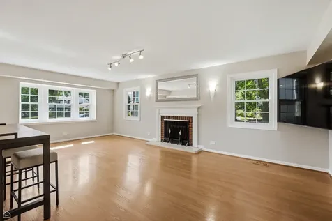 32 Timber Hill Road Buffalo Grove IL 60089
