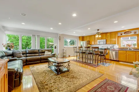 8936 North Elmore Street Niles IL 60714