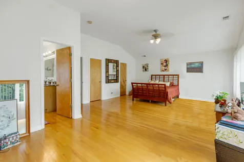 8936 North Elmore Street Niles IL 60714