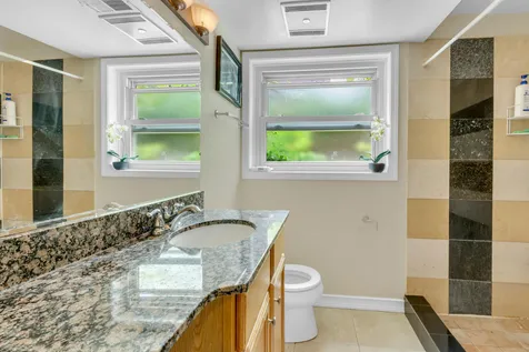 8936 North Elmore Street Niles IL 60714