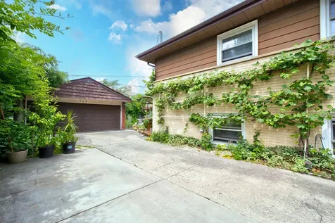 8936 North Elmore Street Niles IL 60714