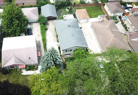 8936 North Elmore Street Niles IL 60714
