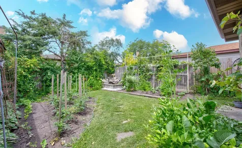 8936 North Elmore Street Niles IL 60714