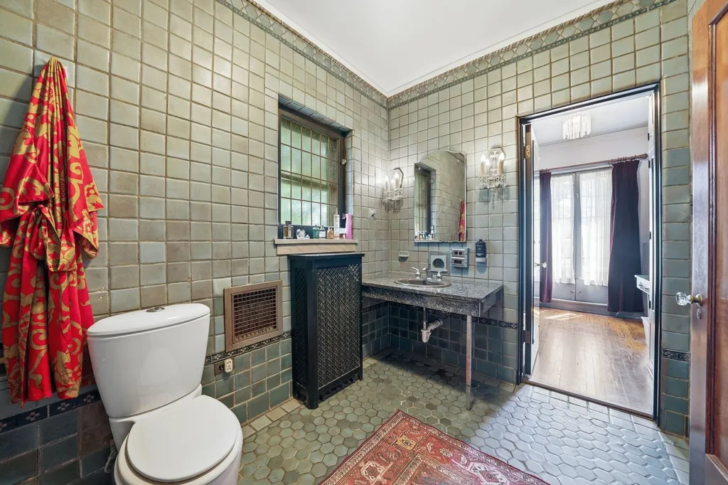 9924 South Longwood Drive Chicago IL 60643