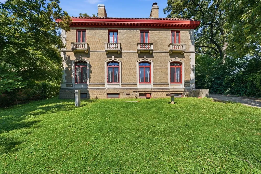 9924 South Longwood Drive Chicago IL 60643