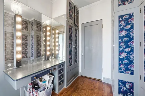 9924 South Longwood Drive Chicago IL 60643