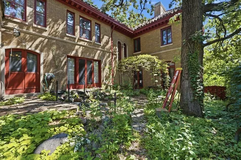 9924 South Longwood Drive Chicago IL 60643