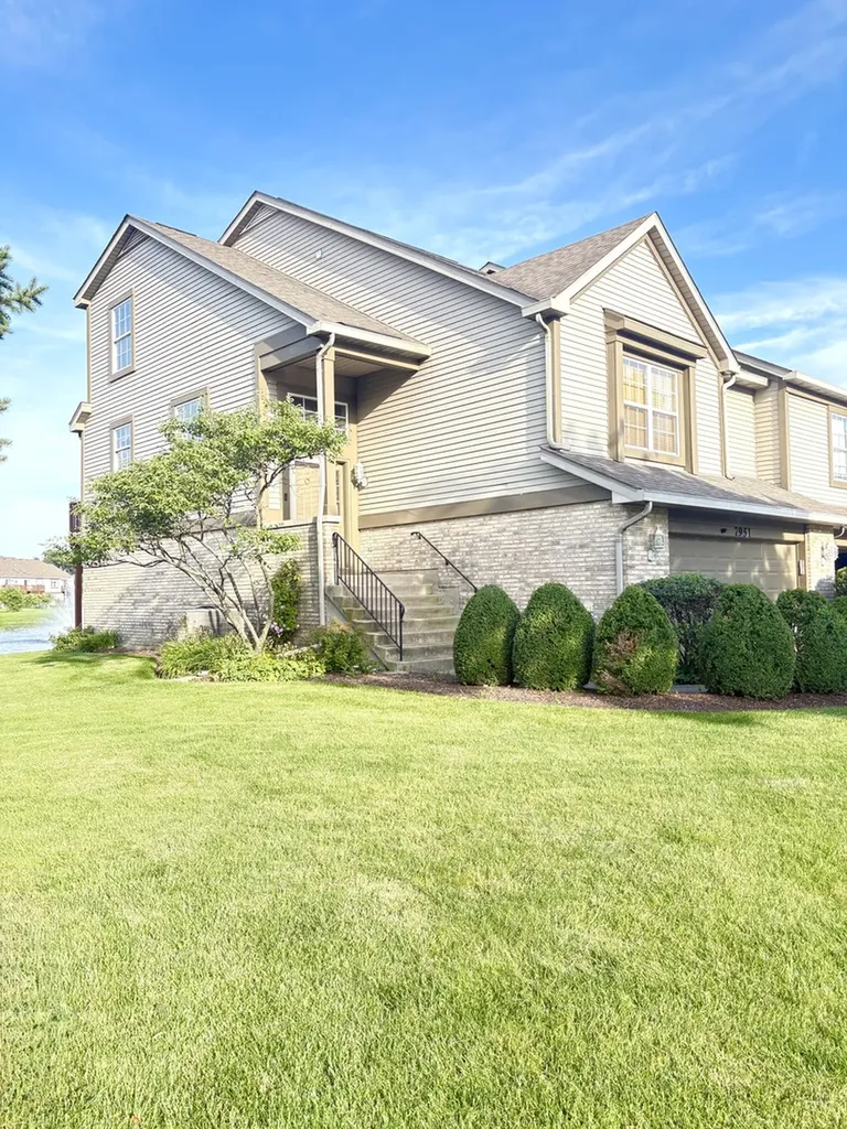 7951 Hedgewood Drive Darien IL 60561