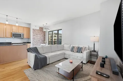 41 East 8th Street Chicago IL 60605