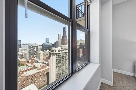 41 East 8th Street Chicago IL 60605