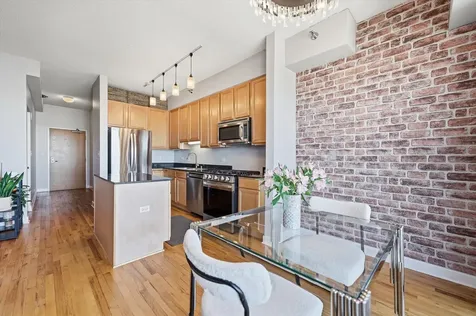 41 East 8th Street Chicago IL 60605