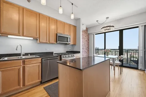 41 East 8th Street Chicago IL 60605