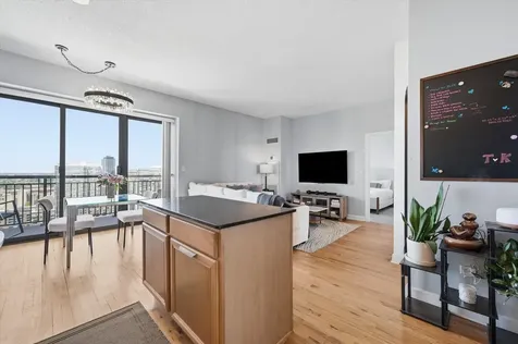 41 East 8th Street Chicago IL 60605