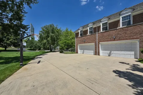 1673 Balmoral Lane Inverness IL 60067