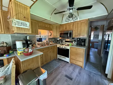 8-121 Woodhaven Lakes Sublette IL 61367