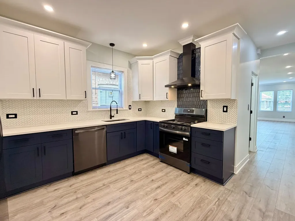 7522 South Aberdeen Street Chicago IL 60620