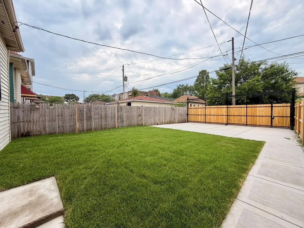 7522 South Aberdeen Street Chicago IL 60620