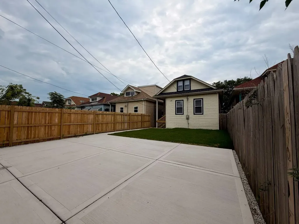 7522 South Aberdeen Street Chicago IL 60620