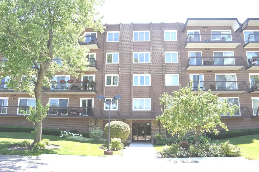 8001 West Courte Drive Niles IL 60714