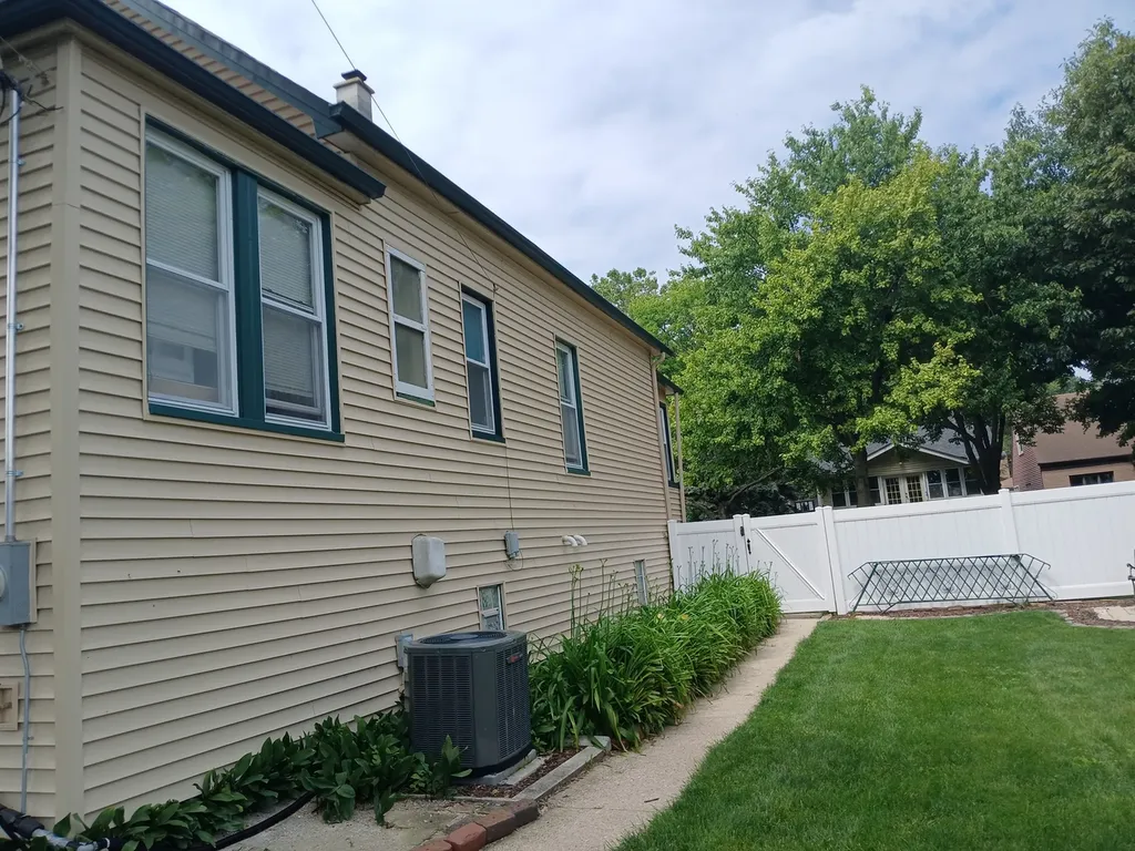4017 Oak Avenue Brookfield IL 60513
