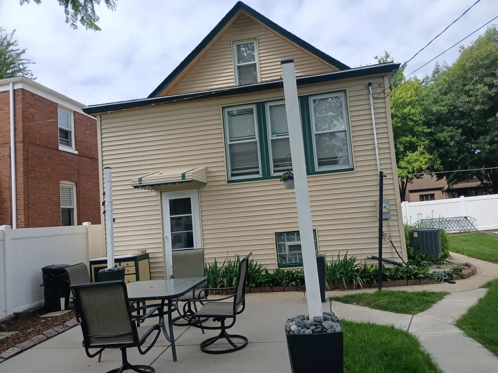 4017 Oak Avenue Brookfield IL 60513