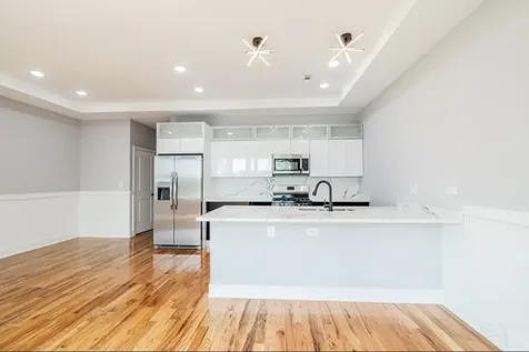 6334 South Langley Avenue S Chicago IL 60637