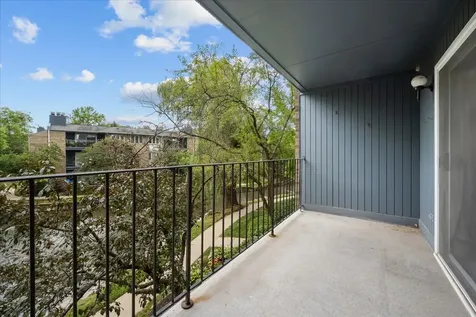 1979 Ammer Ridge Court Glenview IL 60025