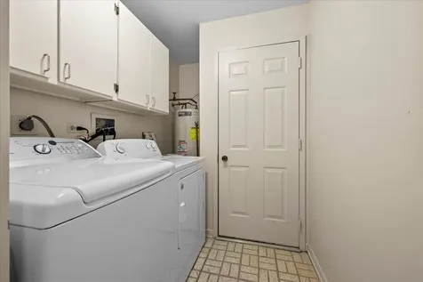 1979 Ammer Ridge Court Glenview IL 60025