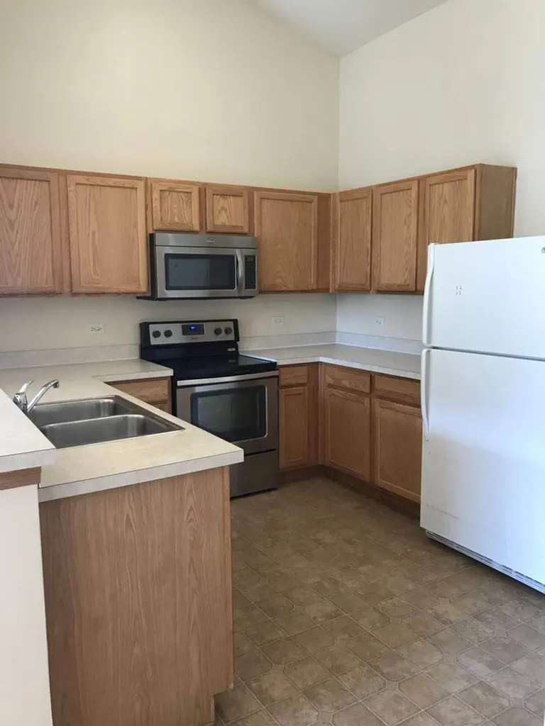 1574 Mcclure Road Aurora IL 60505