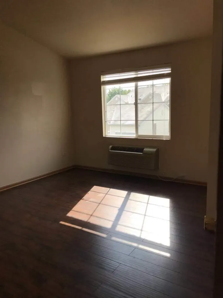 1574 Mcclure Road Aurora IL 60505