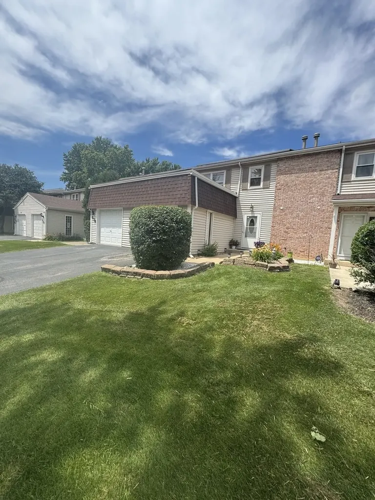 140 Julie Road Bolingbrook IL 60440