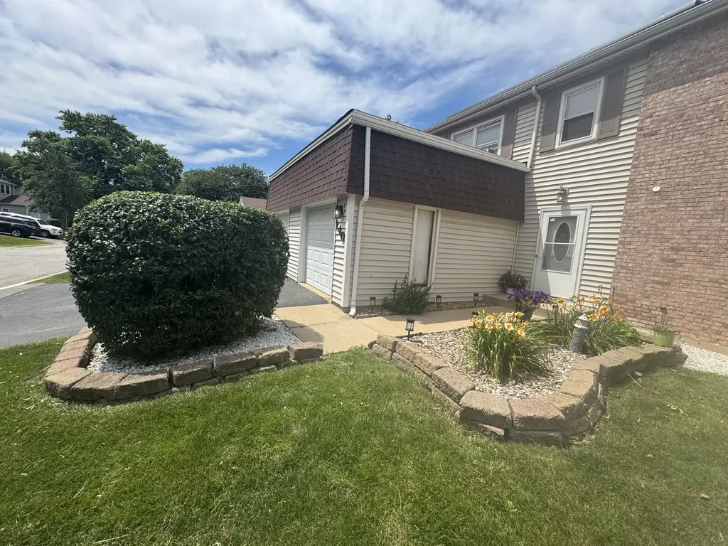 140 Julie Road Bolingbrook IL 60440