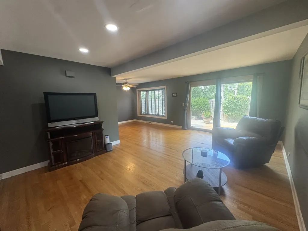 140 Julie Road Bolingbrook IL 60440